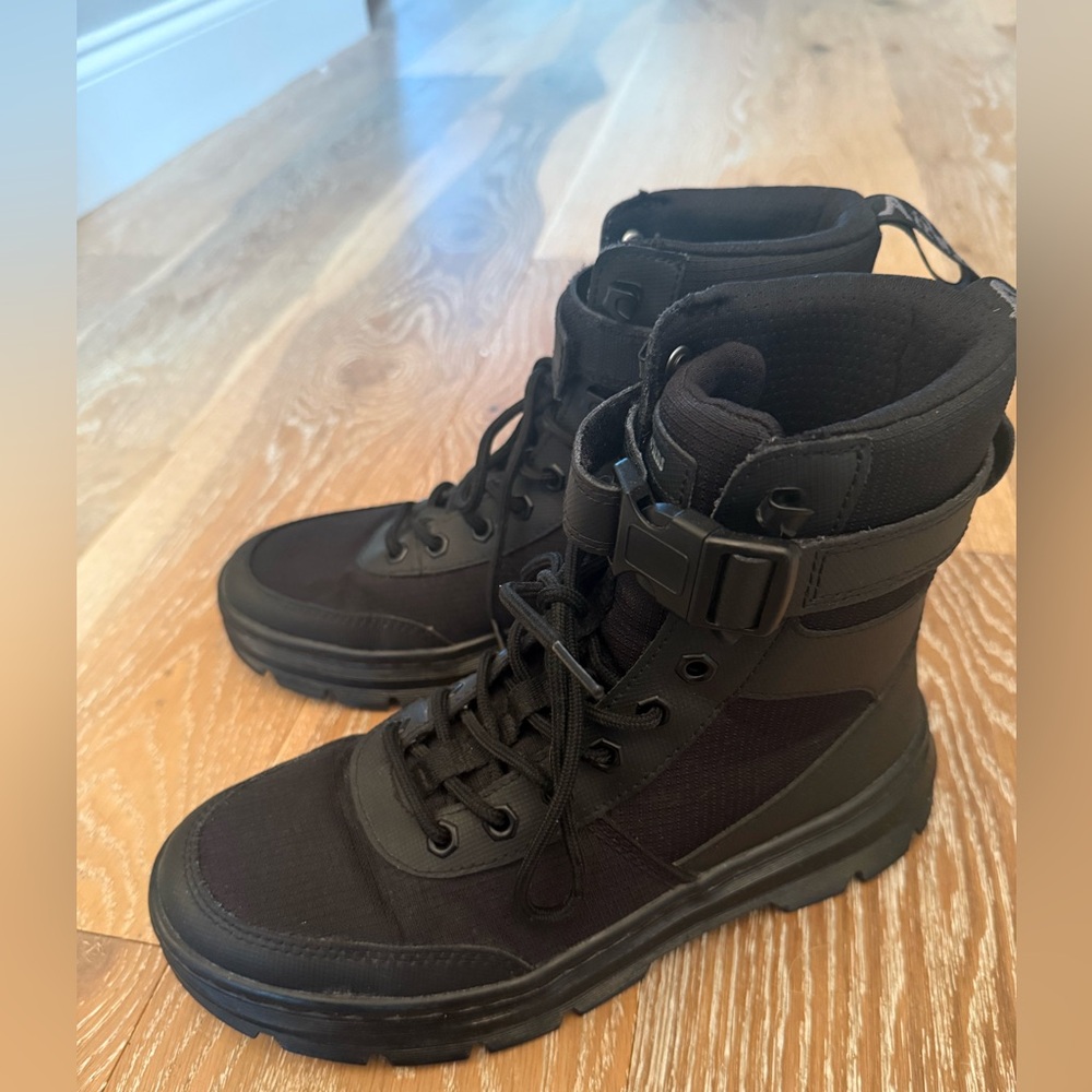 Dr. Martens® Combs Tech utilitarian combat boot black NWOT - Picture 10 of 13